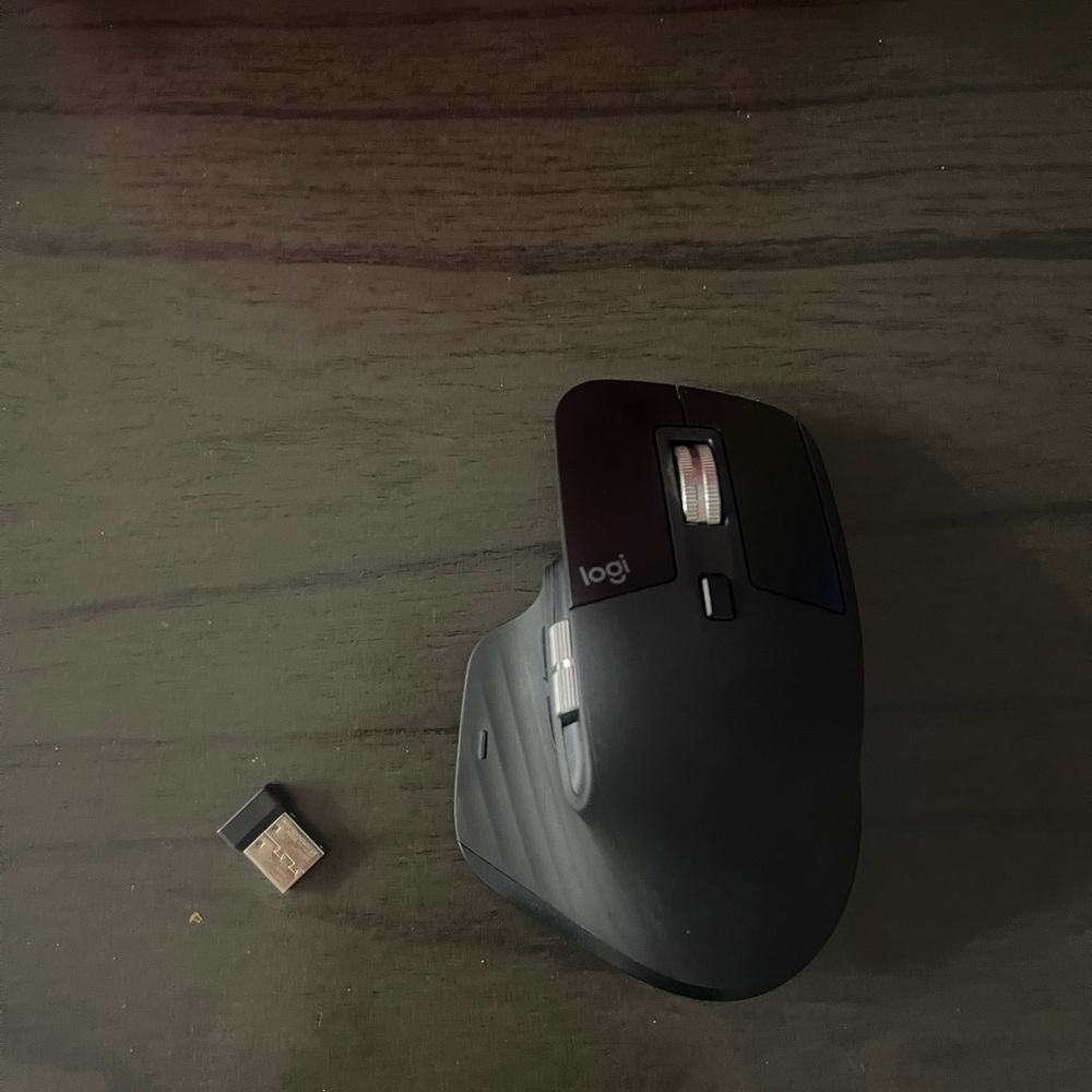 Logitech Ergonomic Wireless Mouse - Black